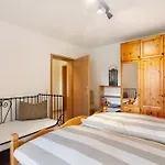 Rotdorn Apartment *